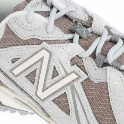 610 V1 Trainers