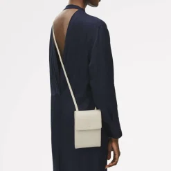 Women's Wallet On Chain