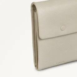 Women's Wallet On Chain